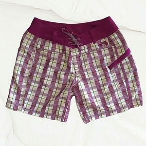 - THE NORTH FACE PLAID BOARD SHORTS